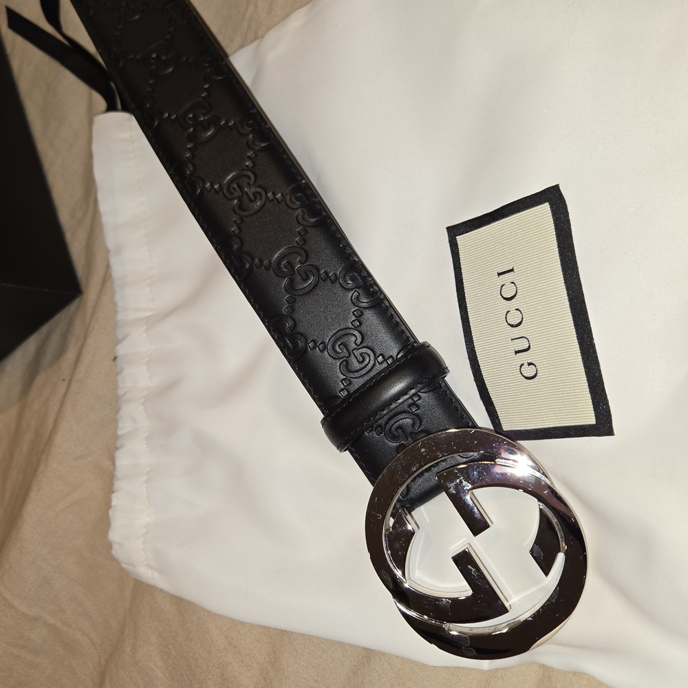 Gucci Black Leather Belt with Silver Buckle